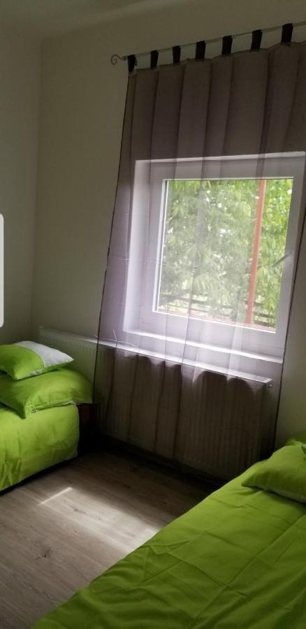 Munkasszallas Aparthotel Sajoszentpeter Buitenkant foto